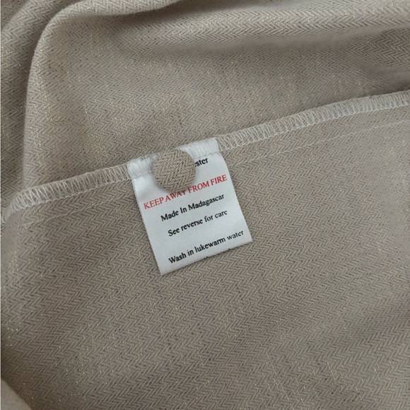 Trotters London Lily Rose Christmas dress gold metallic sparkly smocked party 2t - Picture 8 of 8